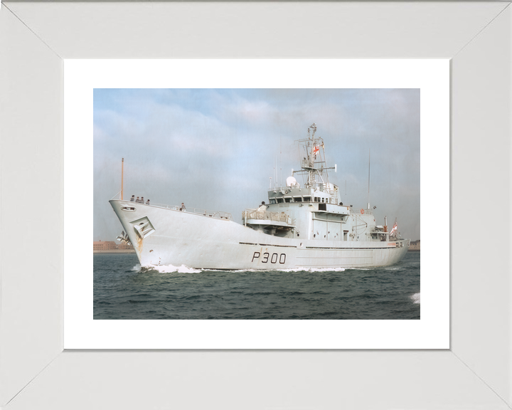 HMS Lindisfarne P300 Island Class Patrol Vessel 1983 Photo Print - Posters, Prints, & Visual Artwork - by Hampshire Prints (image 4 of 9)