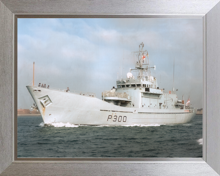 HMS Lindisfarne P300 Island Class Patrol Vessel 1983 Photo Print - Posters, Prints, & Visual Artwork - by Hampshire Prints (image 7 of 9)