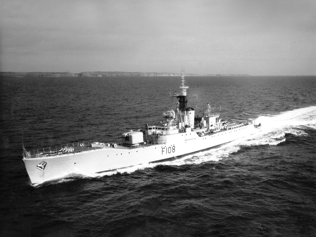 HMS Londonderry F108 Rothesay Class Frigate 1961 Photo Print - Posters, Prints, & Visual Artwork - by Hampshire Prints (image 1 of 9)