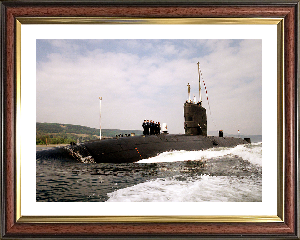 HMS Sceptre (S104) Photo Print - Faslane 1997 - Royal Navy Swiftsure Class Submarine Hampshire Prints 10 x 8 Classic Frame Yes