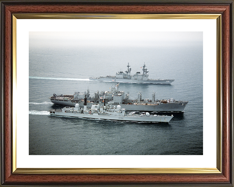 HMS Gloucester (D96) Photo Print - Refuelling 1991 - Royal Navy Type 42 Destroyer Hampshire Prints 10 x 8 Classic Frame Yes