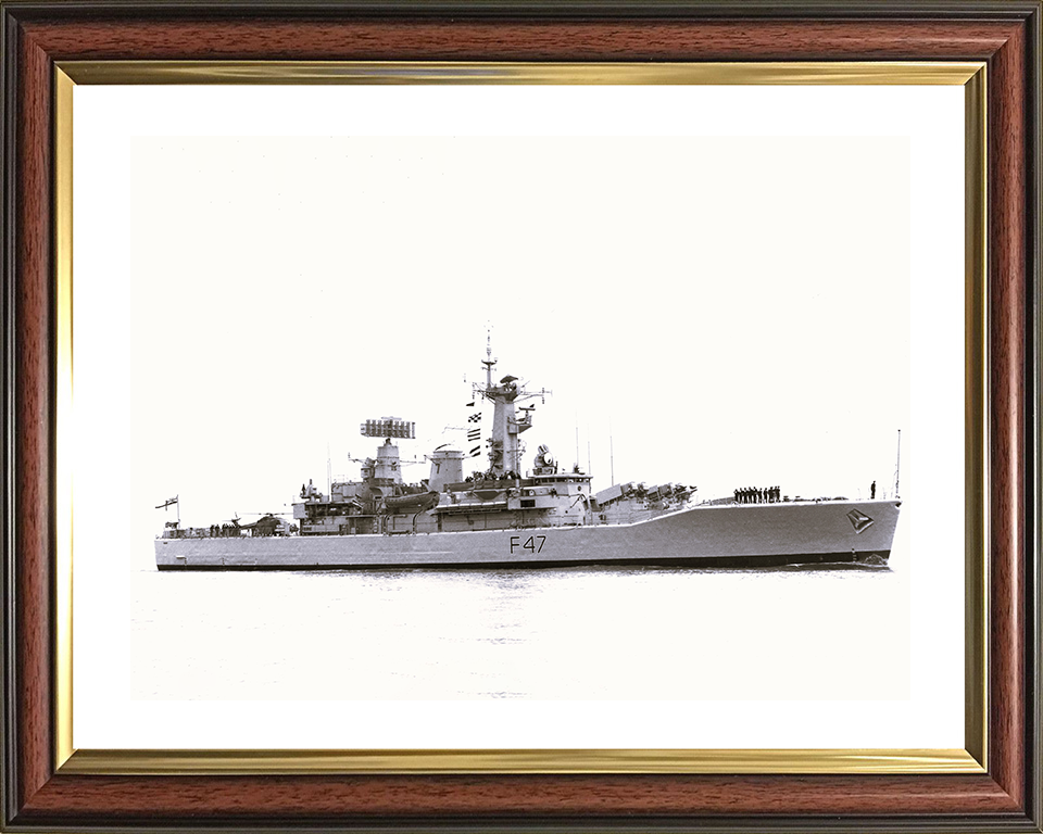 HMS Danae (F47) Photo Print - Portsmouth 1983 - Royal Navy Leander Class Frigate Hampshire Prints 10 x 8 Classic Frame Yes
