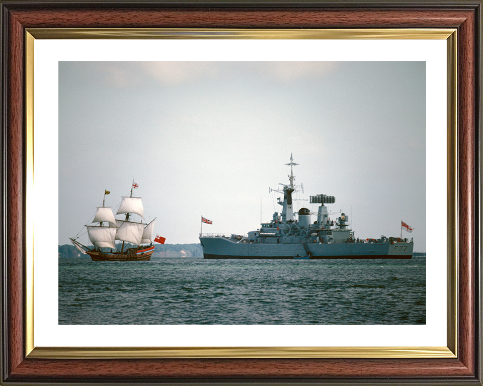 HMS Ariadne (F72) Photo Print - Yorktown 1981 - Royal Navy Leander Class Frigate Hampshire Prints 10 x 8 Classic Frame Yes