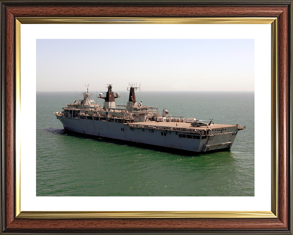 HMS Bulwark (L15) Royal Navy Albion Class Amphibious Ship Persian Gulf 2006 Photo Print Wall Art Decor Posters, Prints, & Visual Artwork Hampshire Prints 10 x 8 Classic Frame Yes