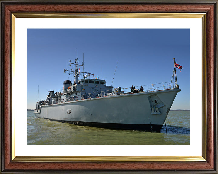HMS Middleton M34 | Photo Print | Framed Print | Hunt Class | Mine Warfare Vessel | Royal Navy Hampshire Prints