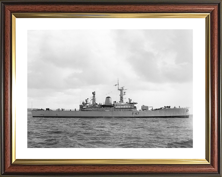 HMS Danae (F47) Royal Navy Leander Class Frigate Starboard Beam View Photo Print Wall Art Decor Posters, Prints, & Visual Artwork Hampshire Prints 10 x 8 Classic Frame Yes