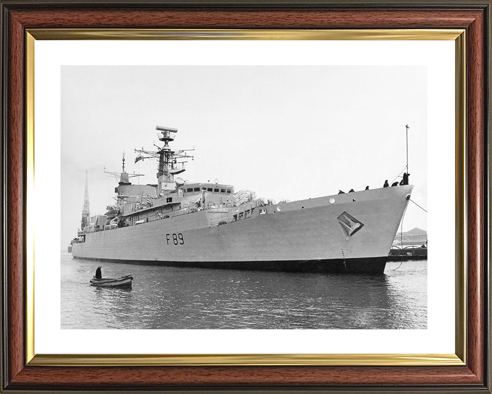 HMS Battleaxe (F89) Royal Navy Type 22 Frigate Coming Alongside Photo Print Wall Art Decor Posters, Prints, & Visual Artwork Hampshire Prints 10 x 8 Classic Frame Yes