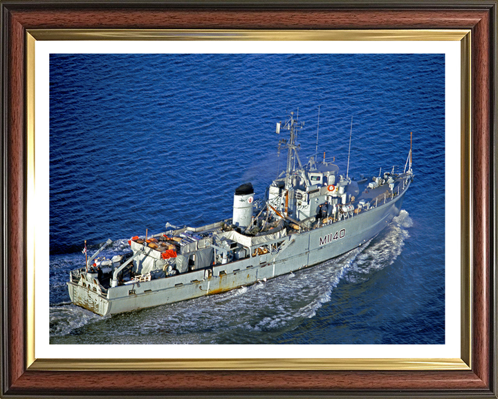 HMS Gavinton M1140 | Photo Print | Framed Print | Ton Class | Minesweeper | Royal Navy Hampshire Prints