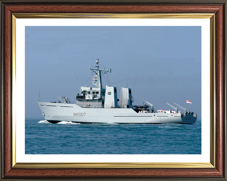 HMS Humber M2007 | Photo Print | Framed Print | River Class | Minesweeper | Royal Navy Hampshire Prints