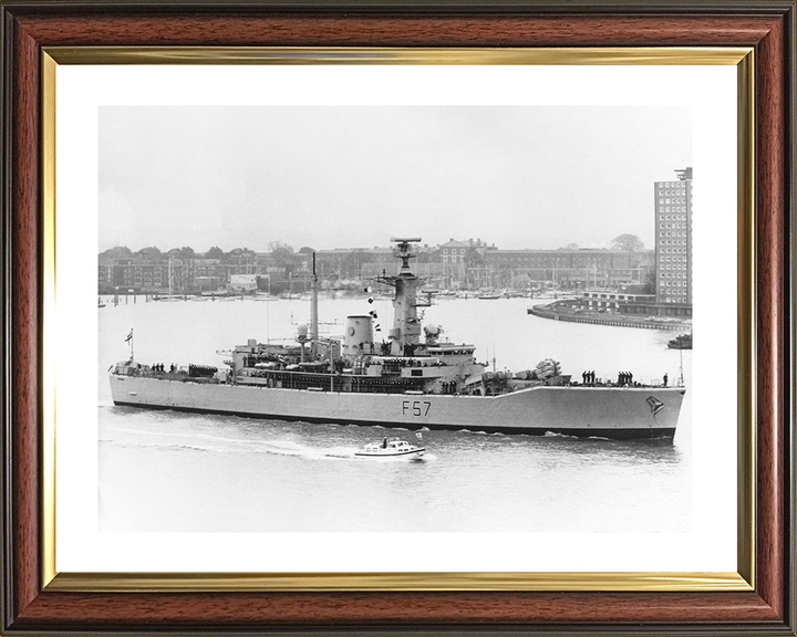 HMS Andromeda (F57) Royal Navy Leander Class Frigate Passing Gosport Photo Print Wall Art Decor Posters, Prints, & Visual Artwork Hampshire Prints 10 x 8 Classic Frame Yes