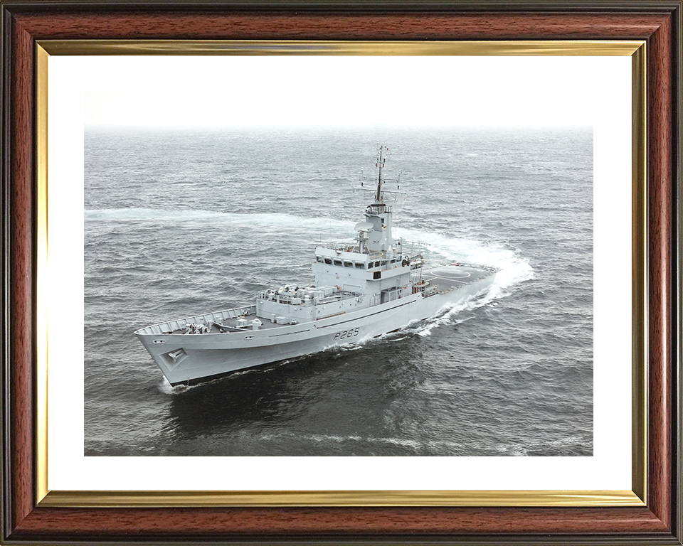 HMS Dumbarton Castle (P265) Royal Navy Castle Class Patrol Vessel Turn To Starboard Photo Print Wall Art Decor Posters, Prints, & Visual Artwork Hampshire Prints 10 x 8 Classic Frame Yes