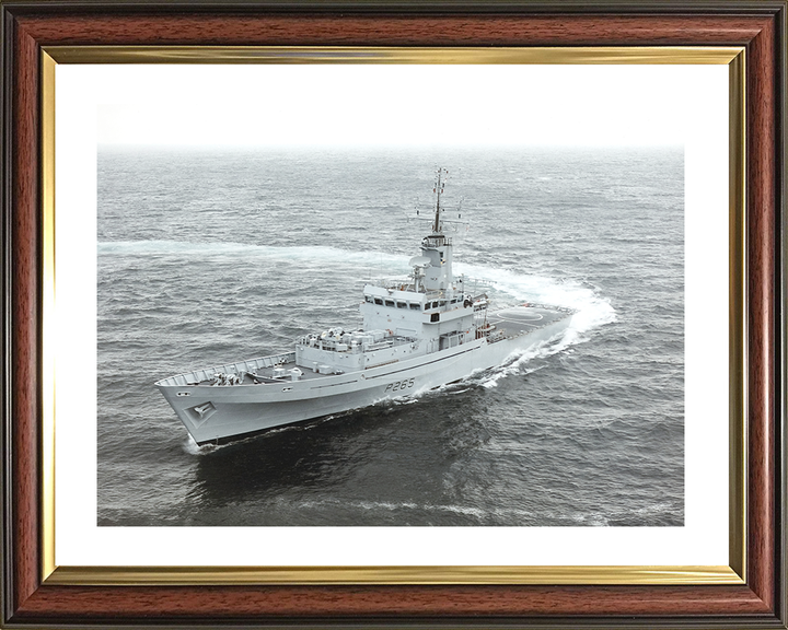 HMS Dumbarton Castle (P265) Royal Navy Castle Class Patrol Vessel Turn To Starboard Photo Print Wall Art Decor Posters, Prints, & Visual Artwork Hampshire Prints 10 x 8 Classic Frame Yes