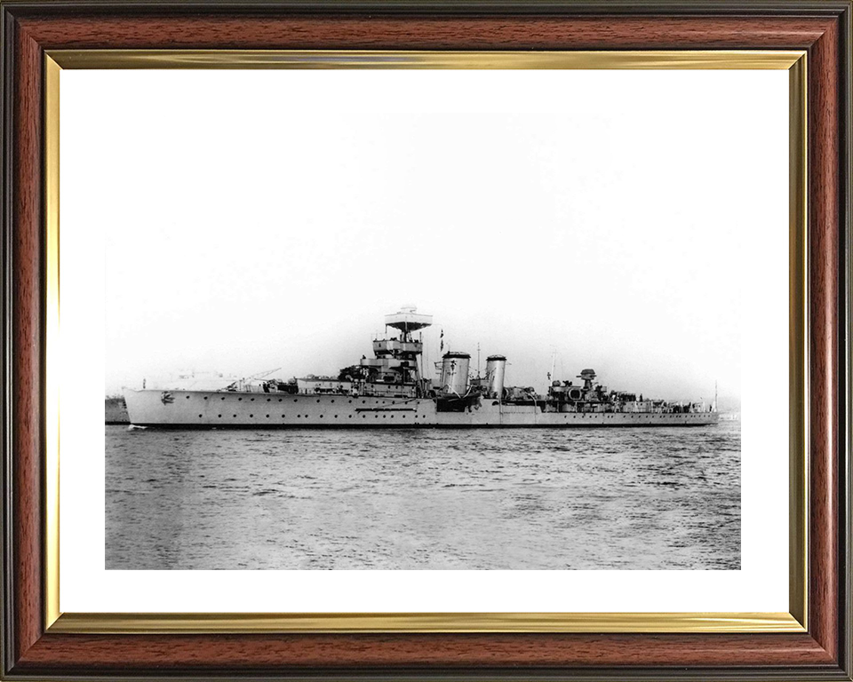 HMS Curlew (D42) Royal Navy C Class Cruiser Port Side View Photo Print Wall Art Decor Posters, Prints, & Visual Artwork Hampshire Prints 10 x 8 Classic Frame Yes
