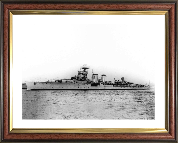 HMS Curlew (D42) Royal Navy C Class Cruiser Port Side View Photo Print Wall Art Decor Posters, Prints, & Visual Artwork Hampshire Prints 10 x 8 Classic Frame Yes