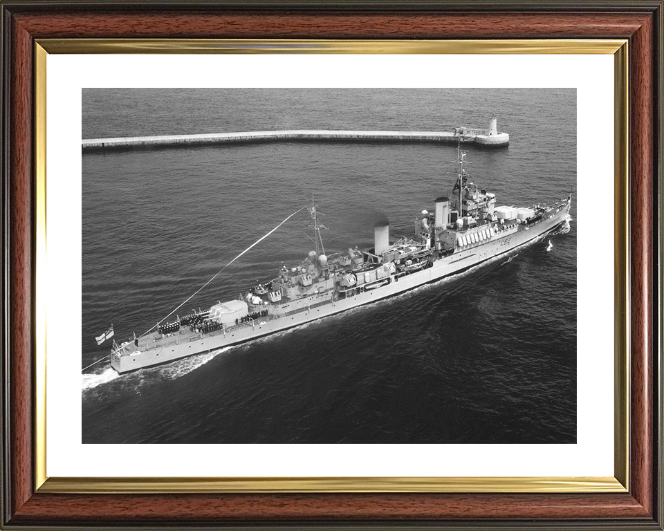 HMS Bermuda (52) Royal Navy Fiji Class Light Cruiser Paying Off Photo Print Wall Art Decor Posters, Prints, & Visual Artwork Hampshire Prints 10 x 8 Classic Frame Yes