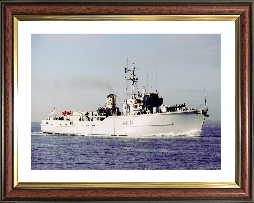 HMS Brinton (M1114) Royal Navy Ton Class Minesweeper Entering Harbour Photo Print Wall Art Decor Posters, Prints, & Visual Artwork Hampshire Prints 10 x 8 Classic Frame Yes