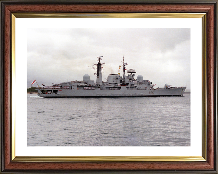 HMS Manchester (D95) Photo Print - Entering Pearl Harbour - Royal Navy Type 42 Destroyer Hampshire Prints 10 x 8 Classic Frame Yes