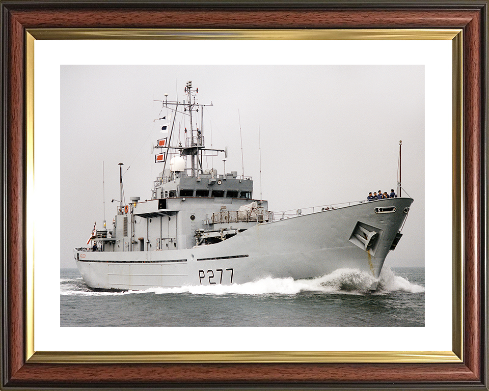 HMS Anglesey (P277) Royal Navy Island Class Patrol Vessel Underway Photo Print Wall Art Decor Posters, Prints, & Visual Artwork Hampshire Prints 10 x 8 Classic Frame Yes