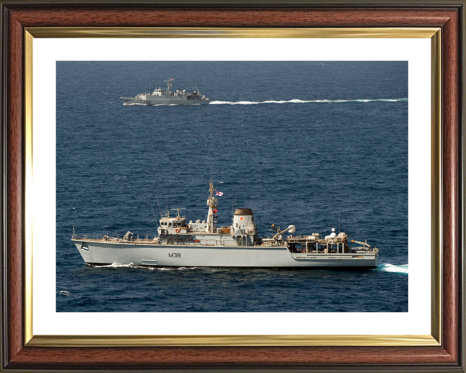 HMS Atherstone (M38) Photo Print - Middle East 2009 - Royal Navy Hunt Class Mine Warfare Vessel Hampshire Prints 10 x 8 Classic Frame Yes