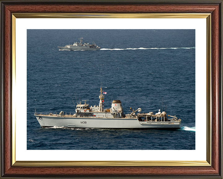 HMS Atherstone (M38) Photo Print - Middle East 2009 - Royal Navy Hunt Class Mine Warfare Vessel Hampshire Prints 10 x 8 Classic Frame Yes