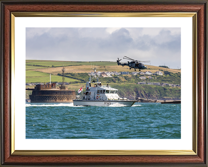 HMS Express (P163) Photo Print - With Wildcat - Royal Navy Archer Class P2000 Patrol Vessel Hampshire Prints 10 x 8 Classic Frame Yes