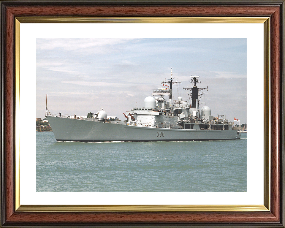 HMS Gloucester (D96) Photo Print - Leaving Portsmouth 2001 - Royal Navy Type 42 Destroyer
