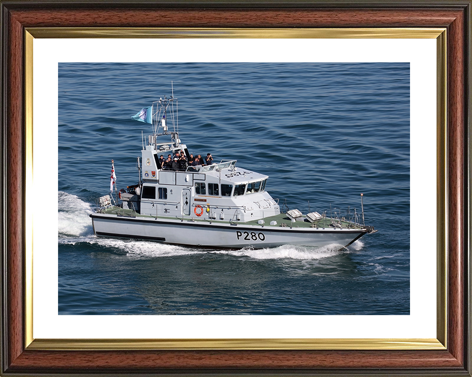 HMS Dasher (P280) Royal Navy Archer Class P2000 Patrol Vessel Underway Photo Print Wall Art Decor Posters, Prints, & Visual Artwork Hampshire Prints 10 x 8 Classic Frame Yes