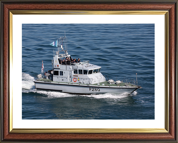 HMS Dasher (P280) Royal Navy Archer Class P2000 Patrol Vessel Underway Photo Print Wall Art Decor Posters, Prints, & Visual Artwork Hampshire Prints 10 x 8 Classic Frame Yes