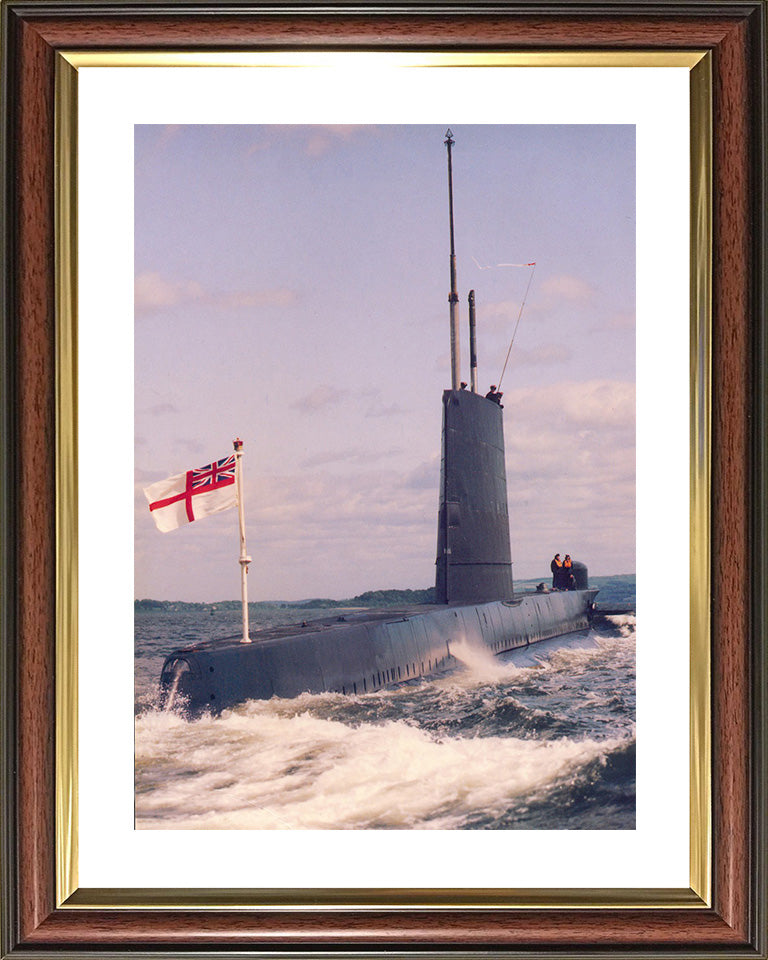 HMS Onyx (S21) Photo Print - Underway - Royal Navy Oberon Class Submarine Hampshire Prints 10 x 8 Classic Frame Yes