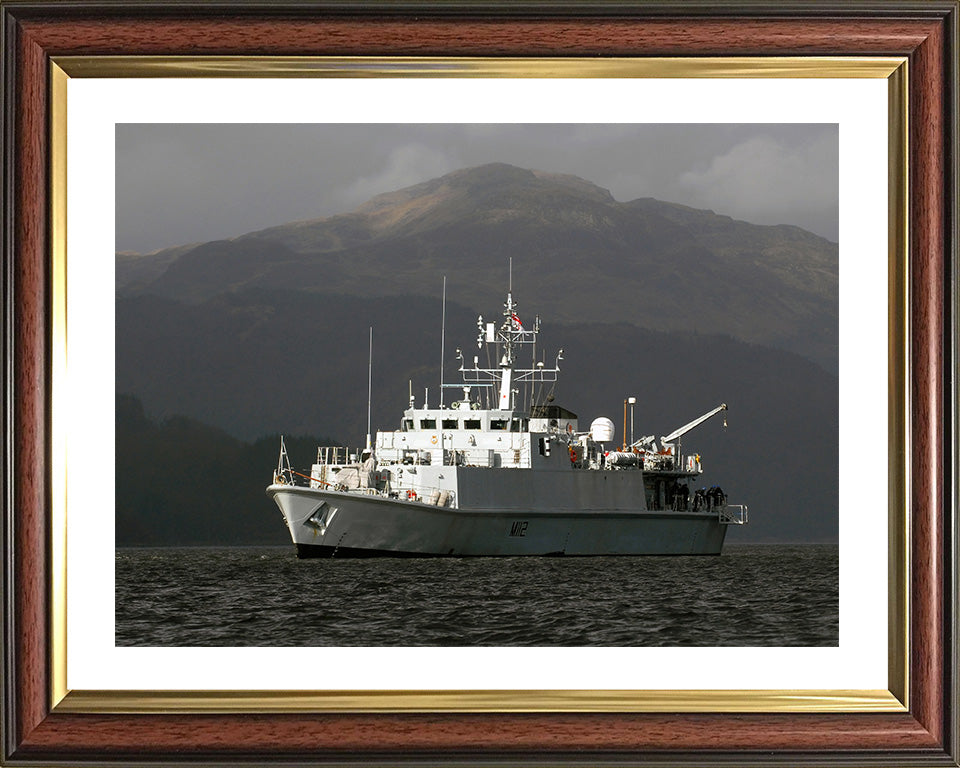 HMS Shoreham M112 | Photo Print | Framed Print | Sandown Class | Minehunter | Royal Navy Hampshire Prints