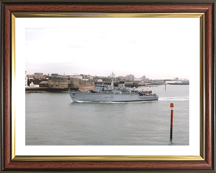HMS Middleton (M34) Photo Print - Portsmouth 1997 - Royal Navy Hunt Class Mine Warfare Vessel Hampshire Prints 10 x 8 Classic Frame Yes
