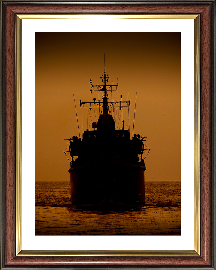HMS Bangor (M109) Photo Print - Silhouette 2015 - Royal Navy Sandown Class Minehunter Posters, Prints, & Visual Artwork Hampshire Prints 10 x 8 Classic Frame Yes