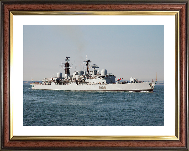 HMS Cardiff (D108) Royal Navy Type 42 Destroyer Entering Harbour Paying off Photo Print Wall Art Decor Posters, Prints, & Visual Artwork Hampshire Prints 10 x 8 Classic Frame Yes