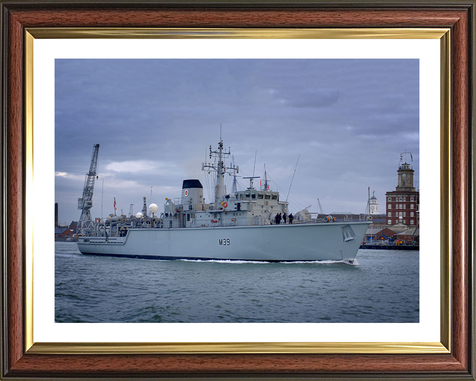 HMS Hurworth M39 | Photo Print | Framed Print | Hunt Class | Mine Warfare Vessel | Royal Navy Hampshire Prints
