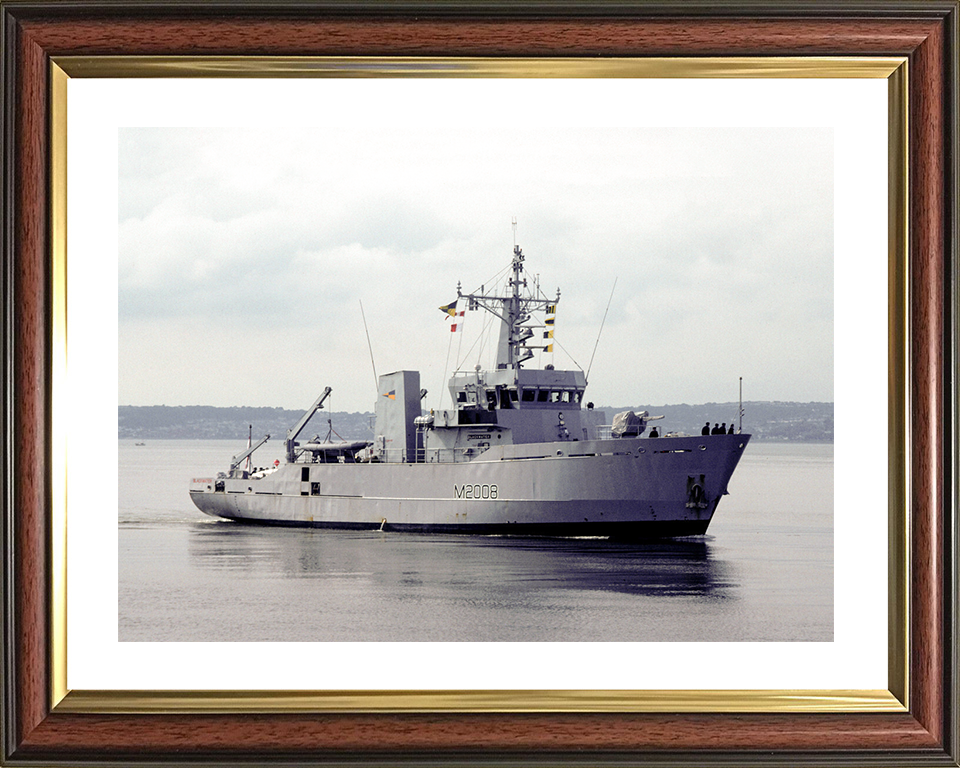 HMS Blackwater (M2008) Royal Navy River Class Minesweeper Entering Harbour Photo Print Wall Art Decor Posters, Prints, & Visual Artwork Hampshire Prints 10 x 8 Classic Frame Yes