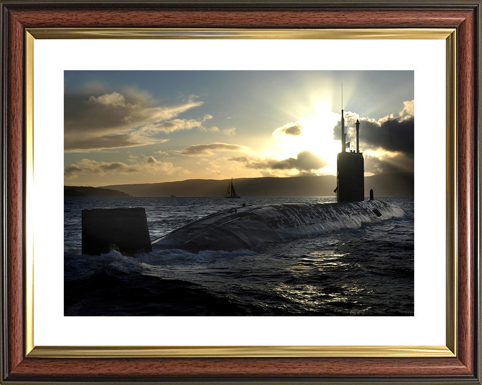 HMS Sceptre S104 Royal Navy Swiftsure class Submarine Photo Print or Framed Print - Hampshire Prints