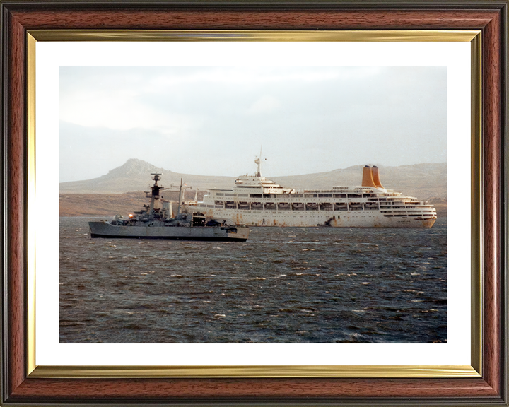 HMS Andromeda (F57) Photo Print - Falklands 1982 - Royal Navy Leander Class Frigate Hampshire Prints 10 x 8 Classic Frame Yes
