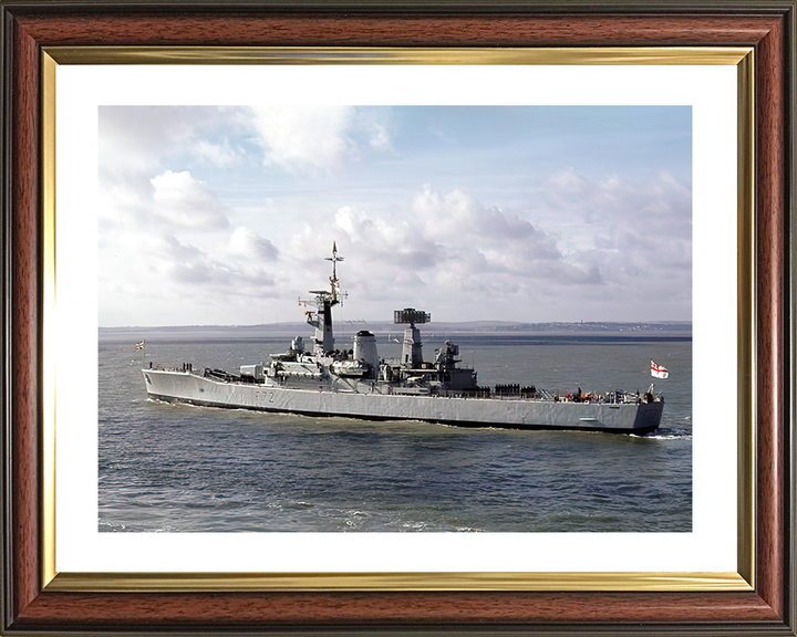 HMS Ariadne (F72) Royal Navy Leander Class Frigate Leaving Harbour Photo Print Wall Art Decor Posters, Prints, & Visual Artwork Hampshire Prints 10 x 8 Classic Frame Yes