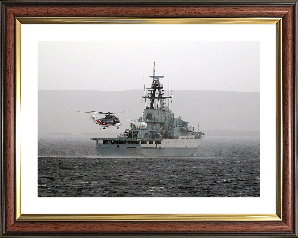 HMS Clyde (P257) Photo Print - With Helicopter 2014 - Royal Navy River Class Patrol Vessel Posters, Prints, & Visual Artwork Hampshire Prints 10 x 8 Classic Frame Yes