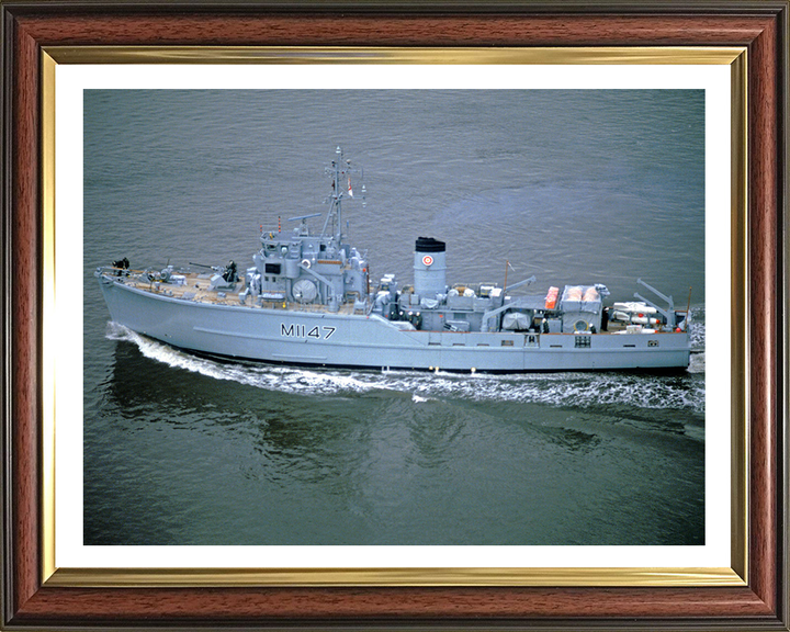 HMS Hubberston M1147 | Photo Print | Framed Print | Ton Class | Minesweeper | Royal Navy Posters, Prints, & Visual Artwork Hampshire Prints