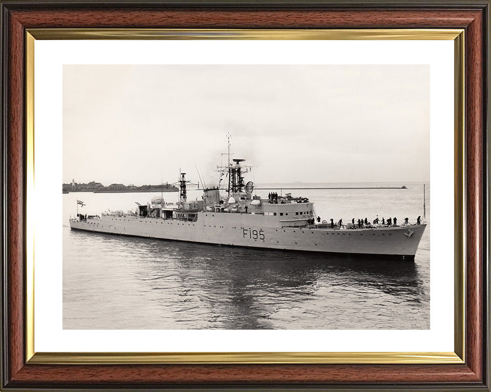 HMS Roebuck F195 (H95) | Photo Print | Framed Print | R Class | Destroyer | Royal Navy Hampshire Prints