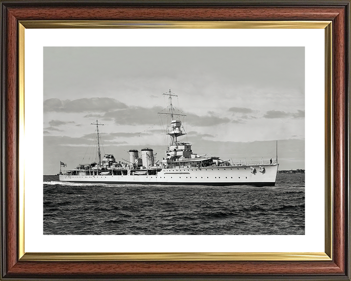 HMS Danae (D44) Royal Navy Danae Class Cruiser Starboard View Photo Print Wall Art Decor Posters, Prints, & Visual Artwork Hampshire Prints 10 x 8 Classic Frame Yes