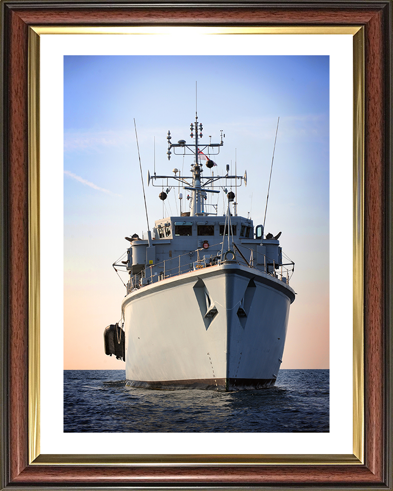 HMS Atherstone (M38) Photo Print - Arabian Gulf 2010 - Royal Navy Hunt Class Mine Warfare Vessel Hampshire Prints 10 x 8 Classic Frame Yes