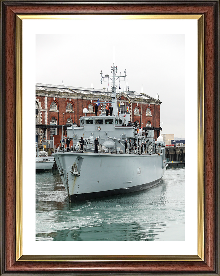 HMS Cattistock (M31) Photo Print - Portsmouth 2019 - Royal Navy Hunt Class MineHunter Posters, Prints, & Visual Artwork Hampshire Prints 10 x 8 Classic Frame Yes