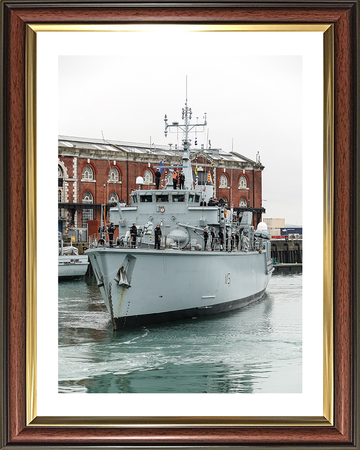 HMS Cattistock (M31) Photo Print - Portsmouth 2019 - Royal Navy Hunt Class MineHunter Posters, Prints, & Visual Artwork Hampshire Prints 10 x 8 Classic Frame Yes