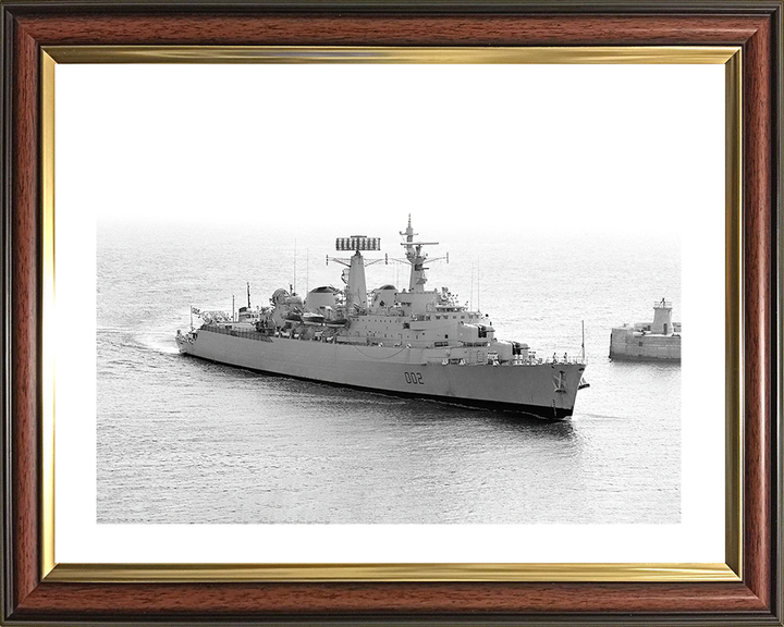 HMS Devonshire (D02) Royal Navy County Class Destroyer Entering Harbour Photo Print Wall Art Decor Posters, Prints, & Visual Artwork Hampshire Prints 10 x 8 Classic Frame Yes