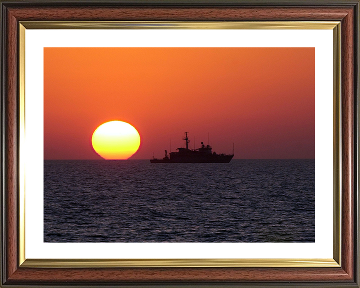 HMS Brocklesby (M33) Photo Print - Silhouette 2003 - Royal Navy Hunt Class Mine Warfare Vessel Posters, Prints, & Visual Artwork Hampshire Prints 10 x 8 Classic Frame Yes