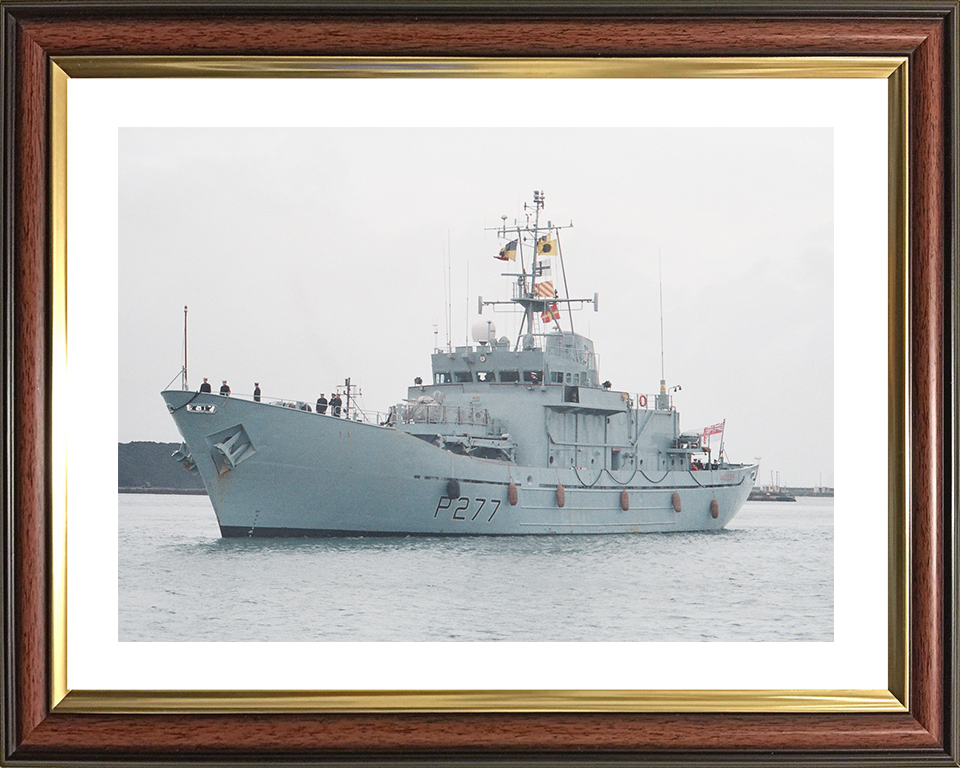 HMS Anglesey (P277) Royal Navy Island Class Patrol Vessel Entering Harbour Photo Print Wall Art Decor Posters, Prints, & Visual Artwork Hampshire Prints 10 x 8 Classic Frame Yes