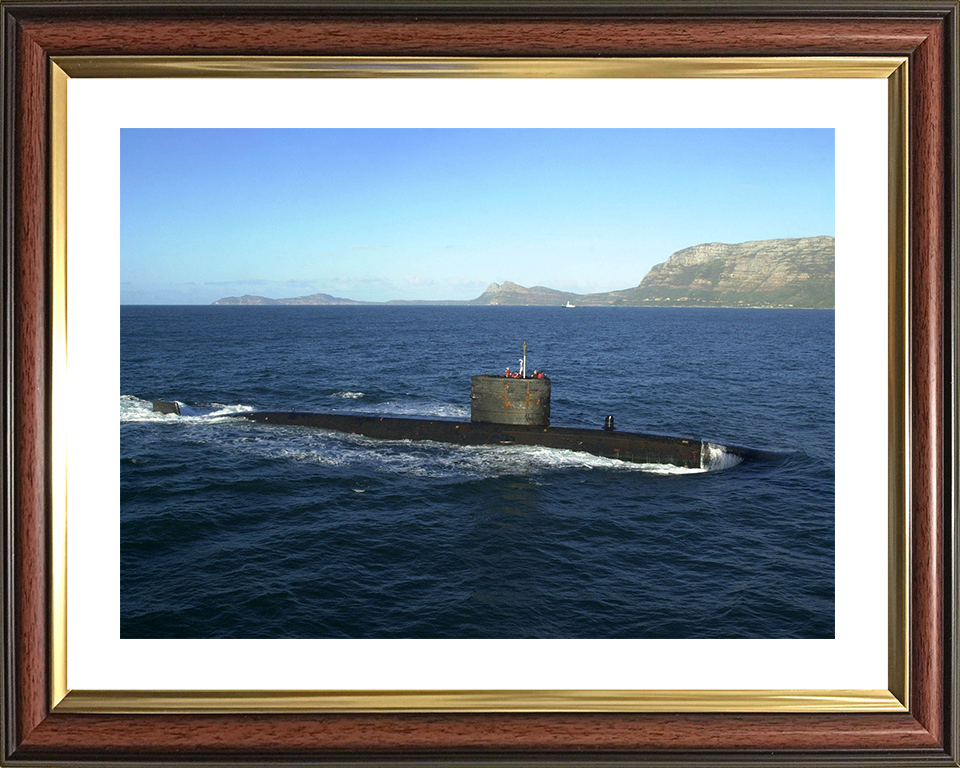 HMS Splendid (S106) Photo Print - South Africa 2002 - Royal Navy Swiftsure Class Submarine Hampshire Prints 10 x 8 Classic Frame Yes