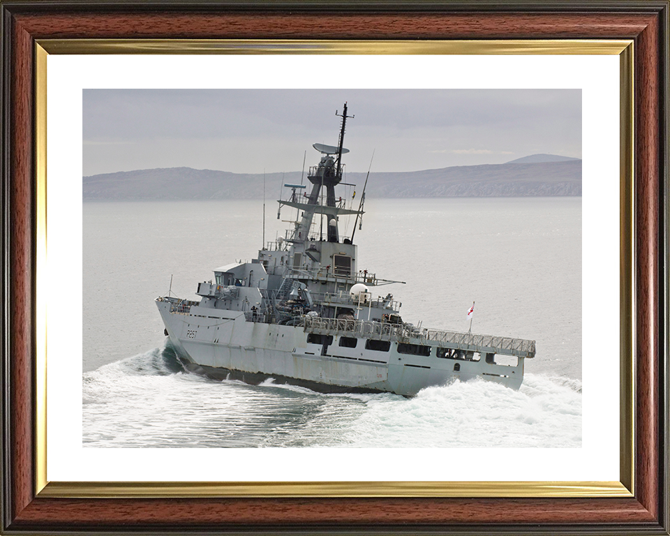HMS Clyde (P257) Royal Navy River Class Patrol Vessel Hard Turn Photo Print Wall Art Decor Posters, Prints, & Visual Artwork Hampshire Prints 10 x 8 Classic Frame Yes